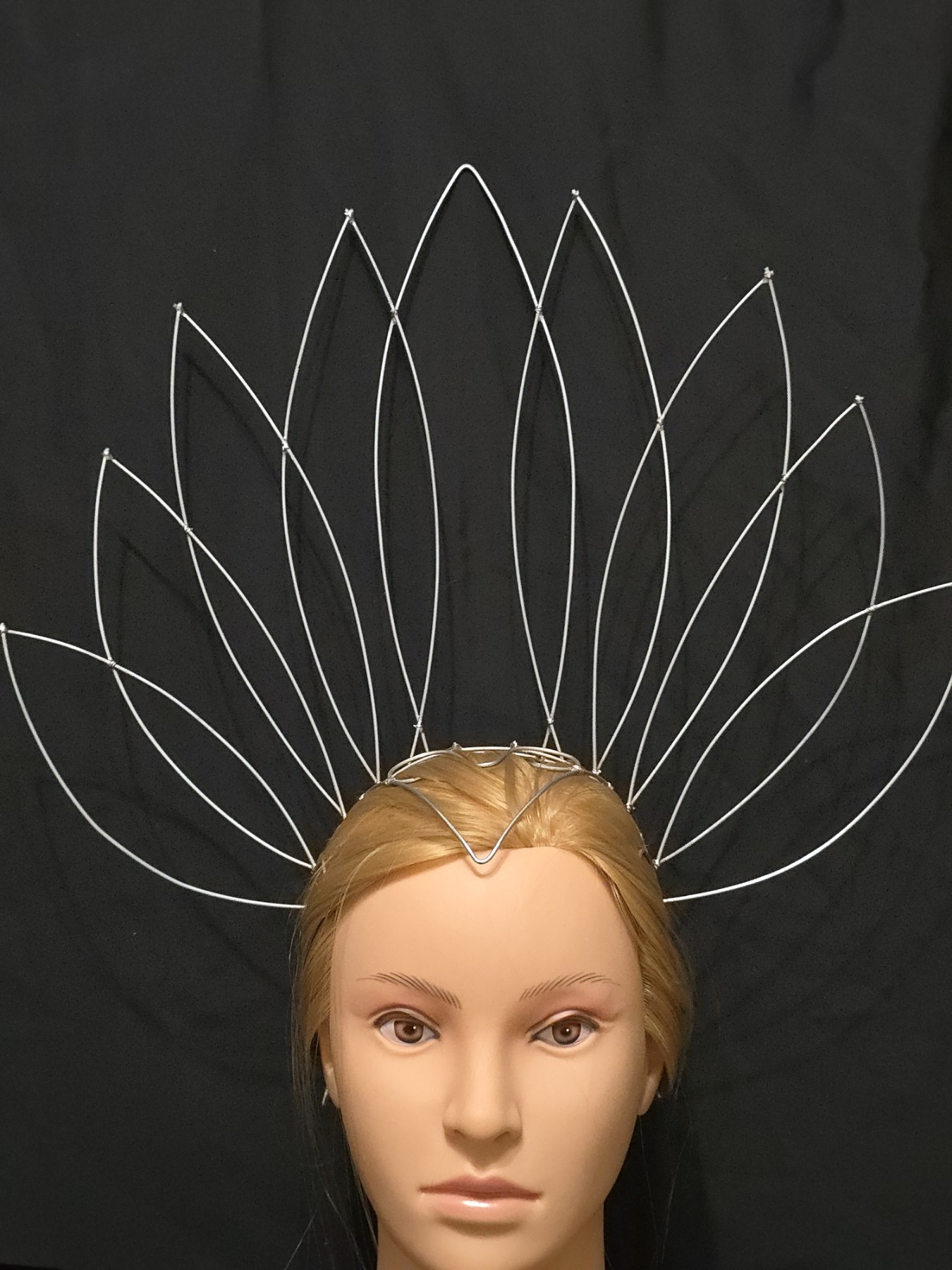 Каркас для головного убора. Материал проволока.